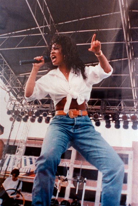 Selena Quintanilla outfits: the style icons best 90s looks 